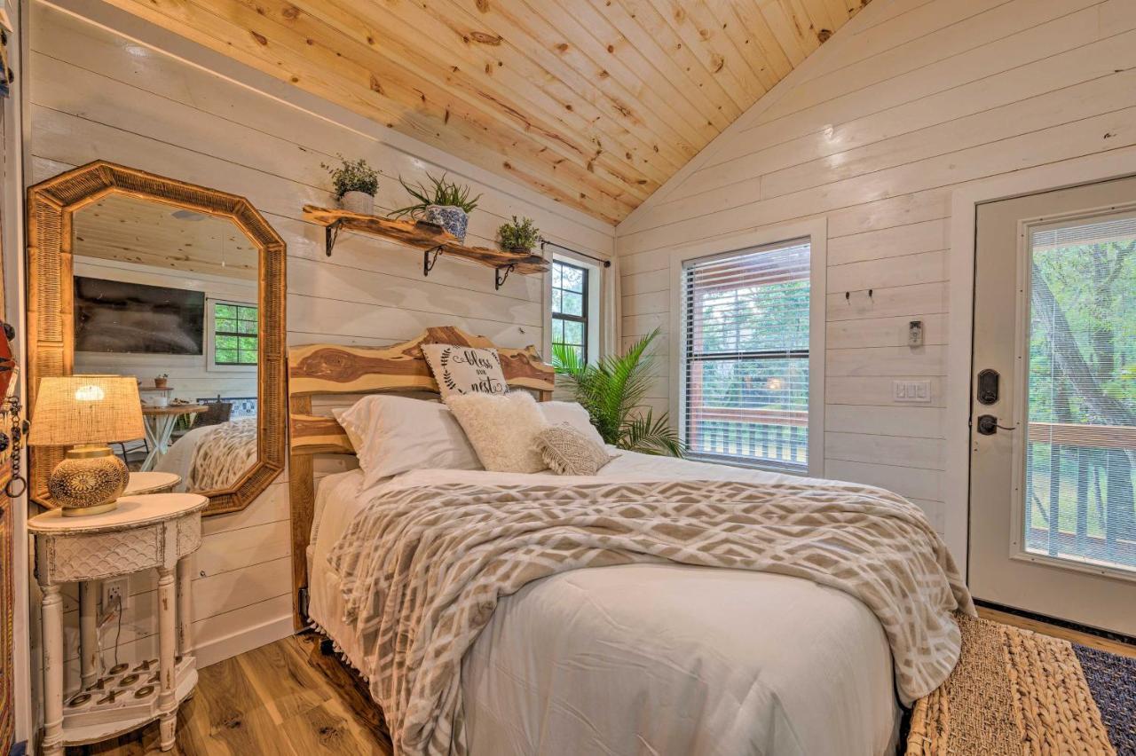 Romantic Broken Bow Cabin With Jacuzzi And Fire Pit! Eksteriør bilde